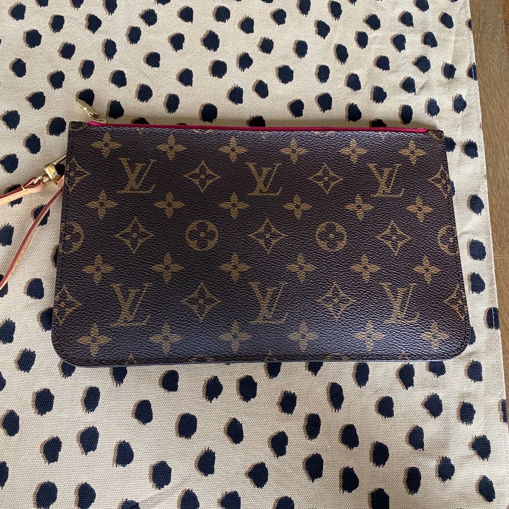 Authentic Lv neverfull pochette